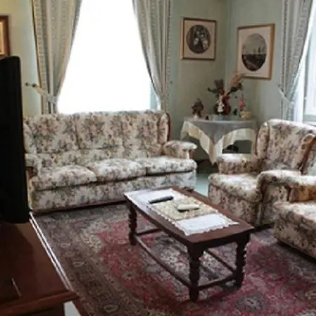Due Passi Dalla Citta Bed & Breakfast